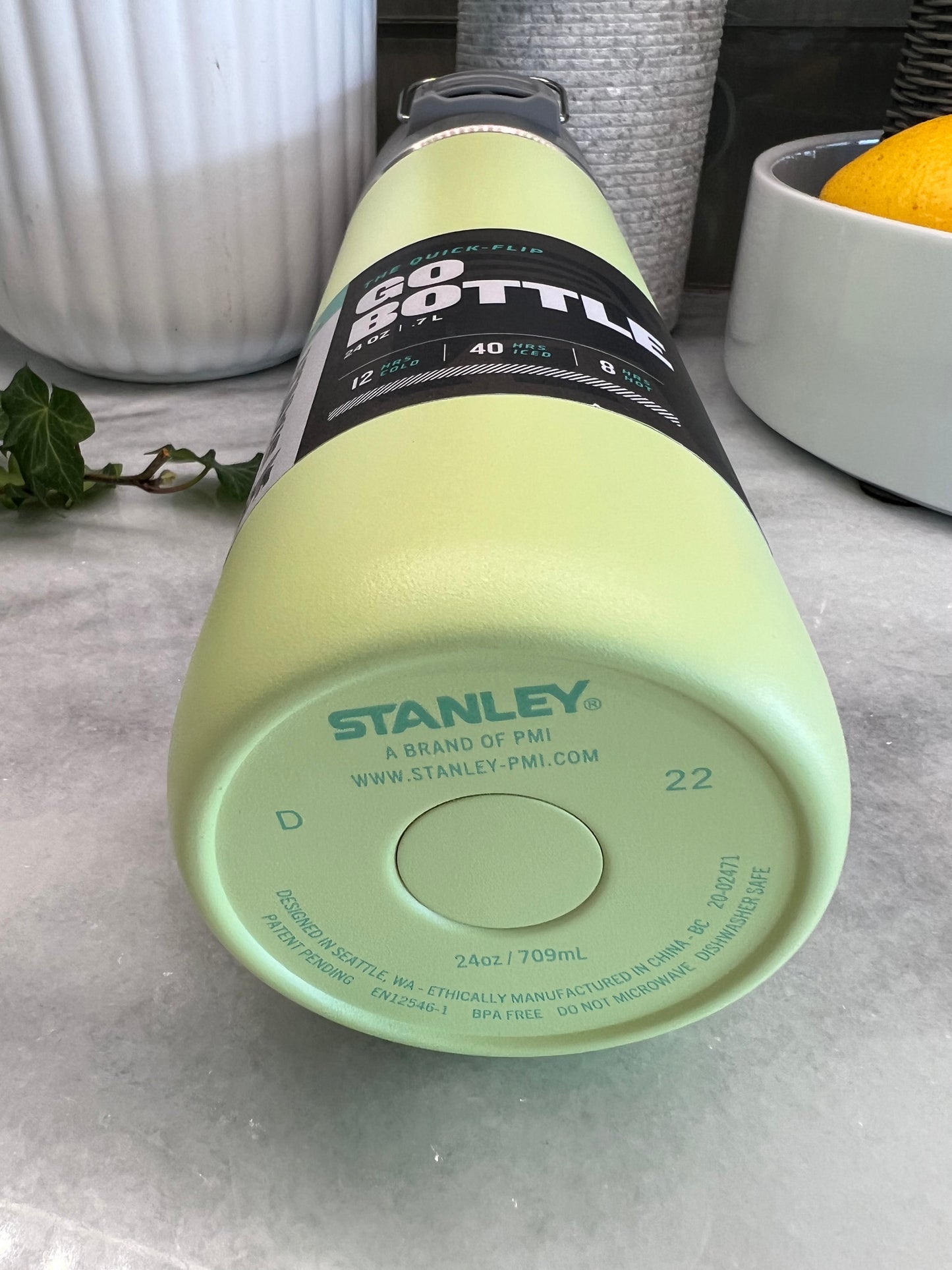 STANLEY QUICK-FLIP GO BOTTLE 24 OZ Color: Citron
